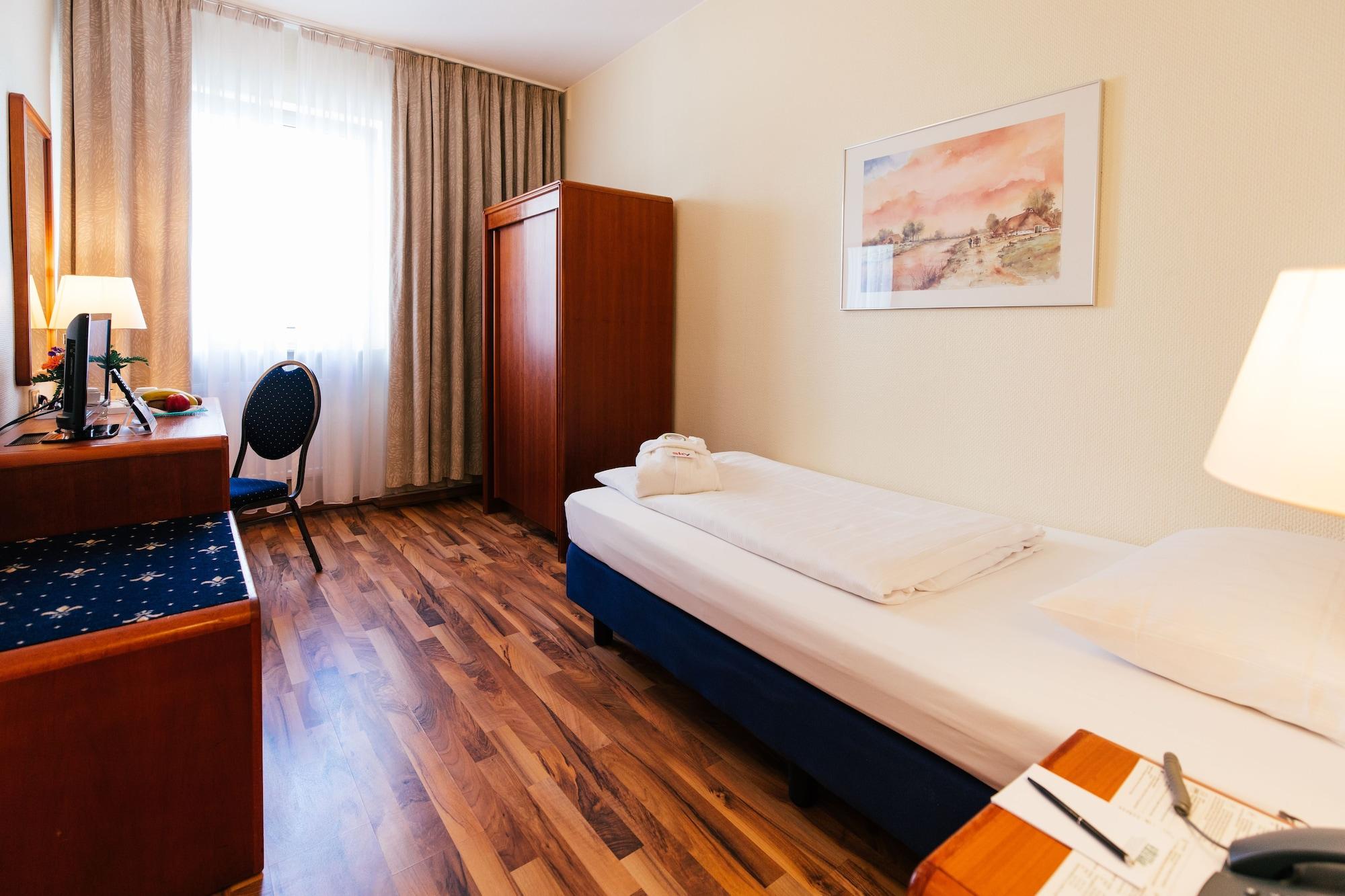 Hotel Excelsior - Central Station Франкфурт на Майн Екстериор снимка
