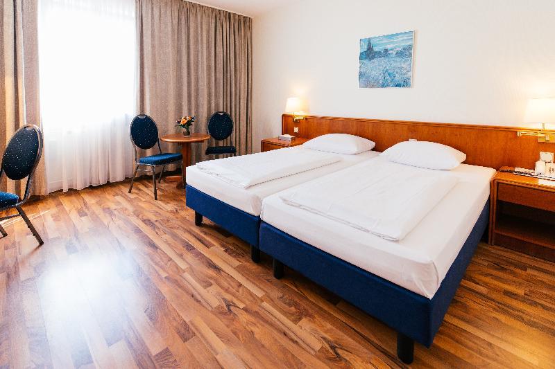 Hotel Excelsior - Central Station Франкфурт на Майн Екстериор снимка